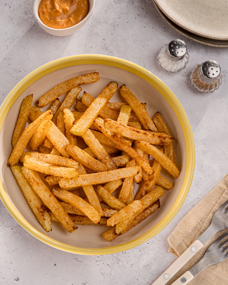 Dieses Bild zeigt die fertigen Kohlrabi Pommes.