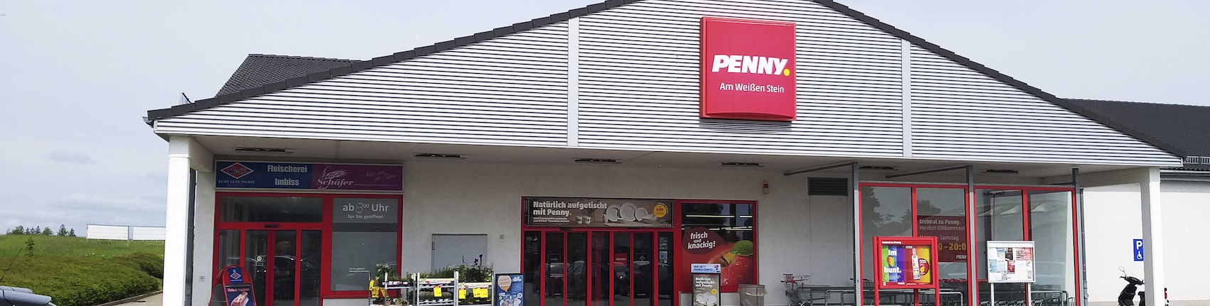 Sie sehen den Eingang vom Penny Markt in Frauenstein Freiberger Strasse 32