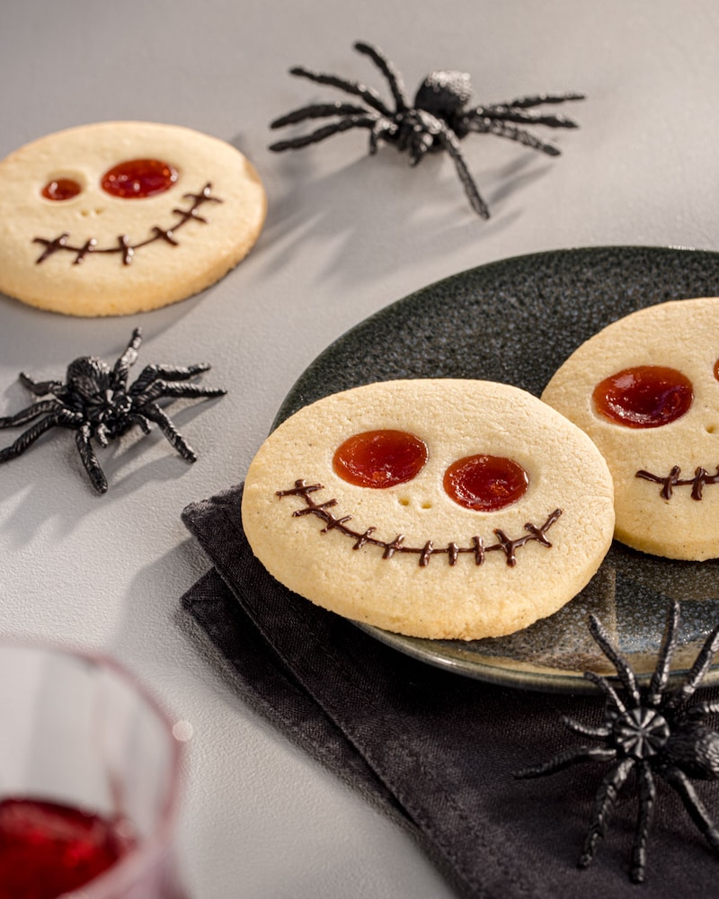 Dieses Bild zeigt die fertigen Halloween Kekse.