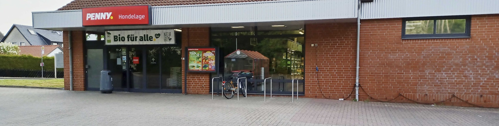 Sie sehen den Eingang vom Penny Markt in Braunschweig-Hondelage, Troppaustr. 20