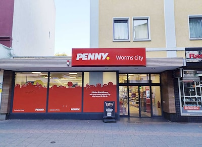 Sie sehen den Eingang vom Penny Markt in Worms/Innenstadt, Wilhelm-Leuschner-Str. 23