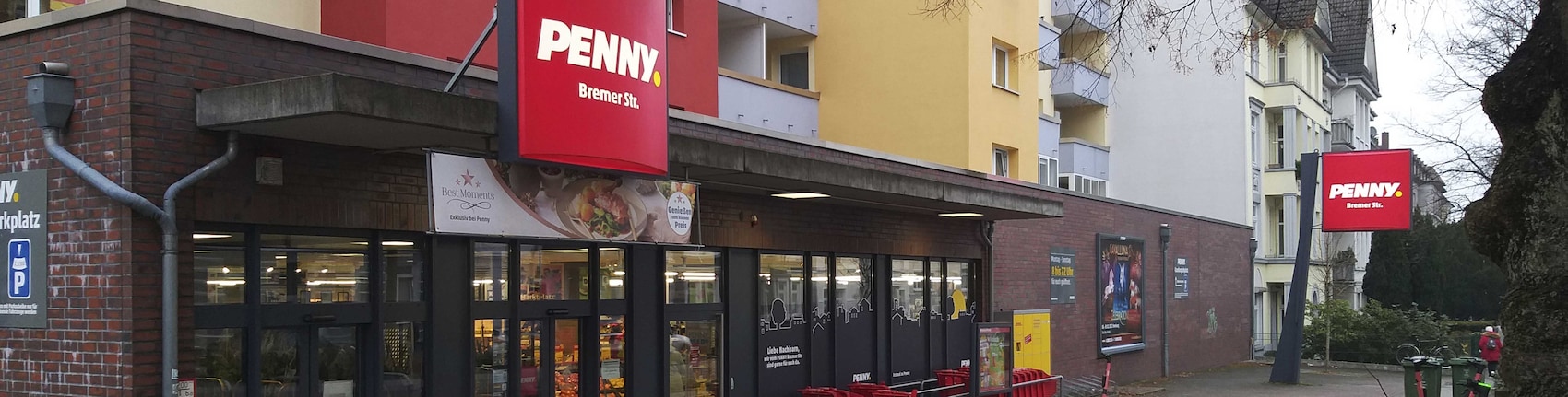 Sie sehen den Eingang vom Penny Markt in Hamburg/Harburg, Bremer Str.90