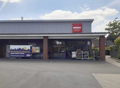 Sie sehen den Eingang vom Penny Markt in Everswinkel, Freckenhorster Str. 30