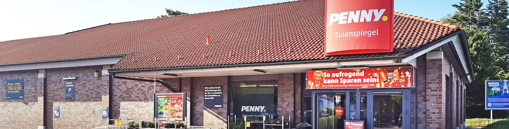 Sie sehen den Eingang vom Penny Markt in Moelln Lauenburg, Grambeker Weg 91-93