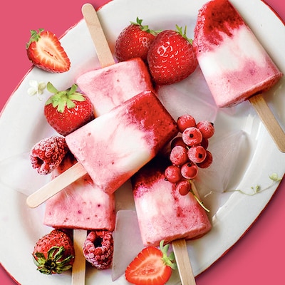 Erdbeer-Joghurt-Eis am Stiel
