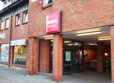 sie sehen den Eingang vom Penny Markt in Pinneberg Thesdorfer Weg 3