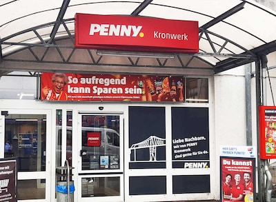 Sie sehen den Eingang vom Penny Markt in Rendsburg Eckernfoerder Str. 48-52