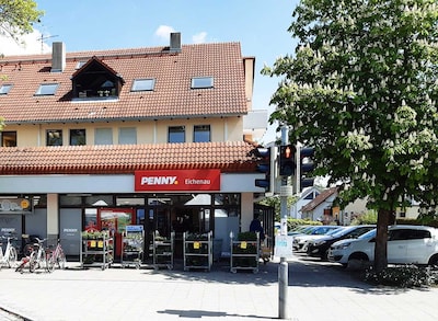 sie sehen den Eingang vom Penny Markt in Eichenau Hauptstraße 17-19
