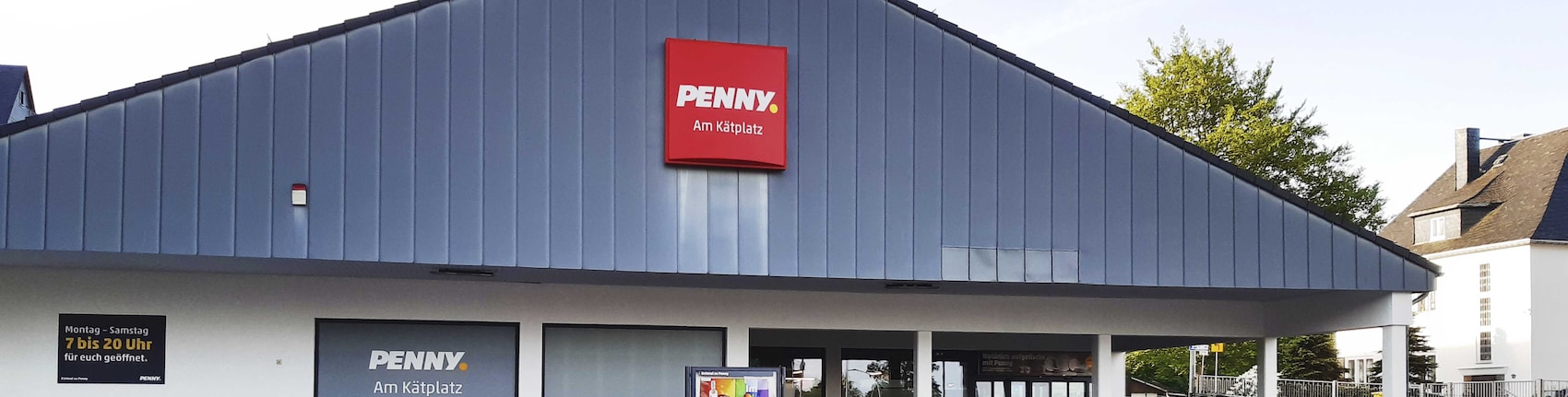 Sie sehen den Eingang vom Penny Markt in Annaberg-Buchholz Große Kirchgasse 67
