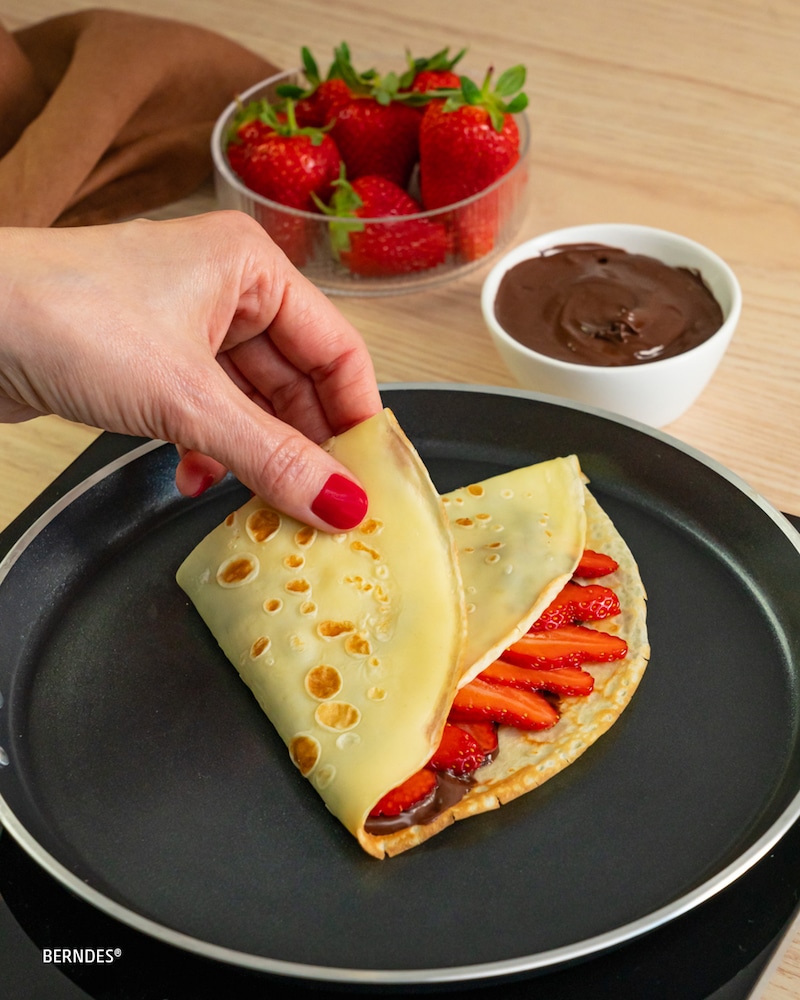 Dieses Bild zeigt wie das Crepe angerichtet wird.
