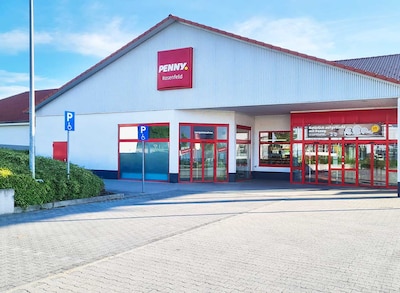 sie sehen den Eingang vom Penny Markt in Rosenfeld Silcherstr. 26