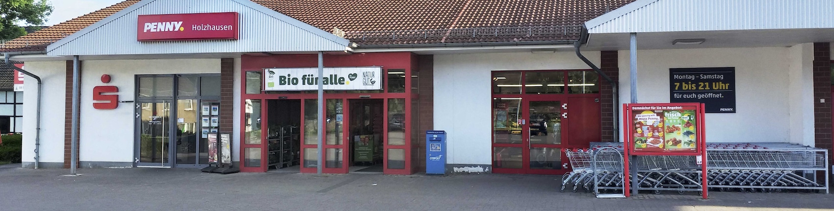 Sie sehen den Eingang vom Penny Markt in Bad Pyrmont, Griessemer Str. 26