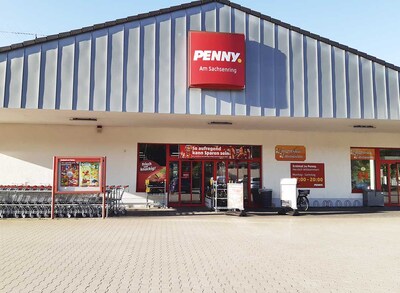 Sie sehen den Eingang vom Penny Markt in Oberlungwitz Stollberger Str. 1