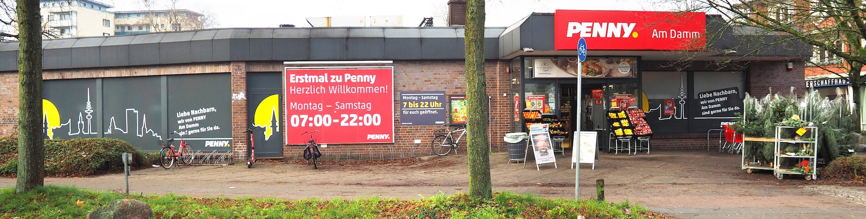 Sie sehen den Eingang vom Penny Markt in Hamburg, Bramfelder Chaussee 491