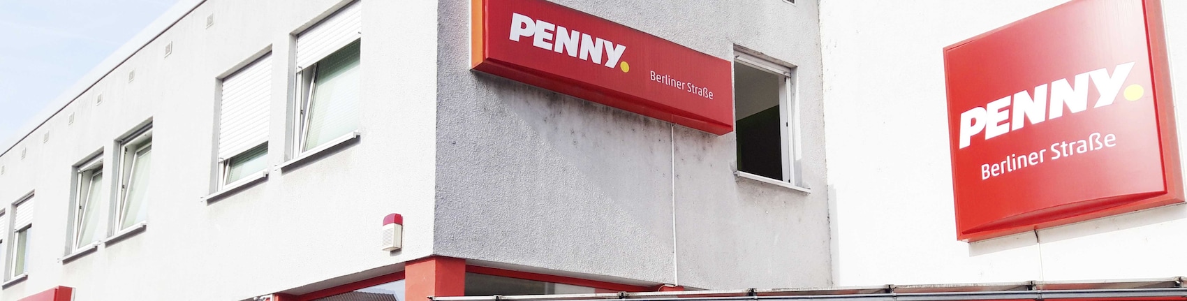 Sie sehen den Eingang vom Penny Markt in Ruesselsheim, Berliner Str. 3