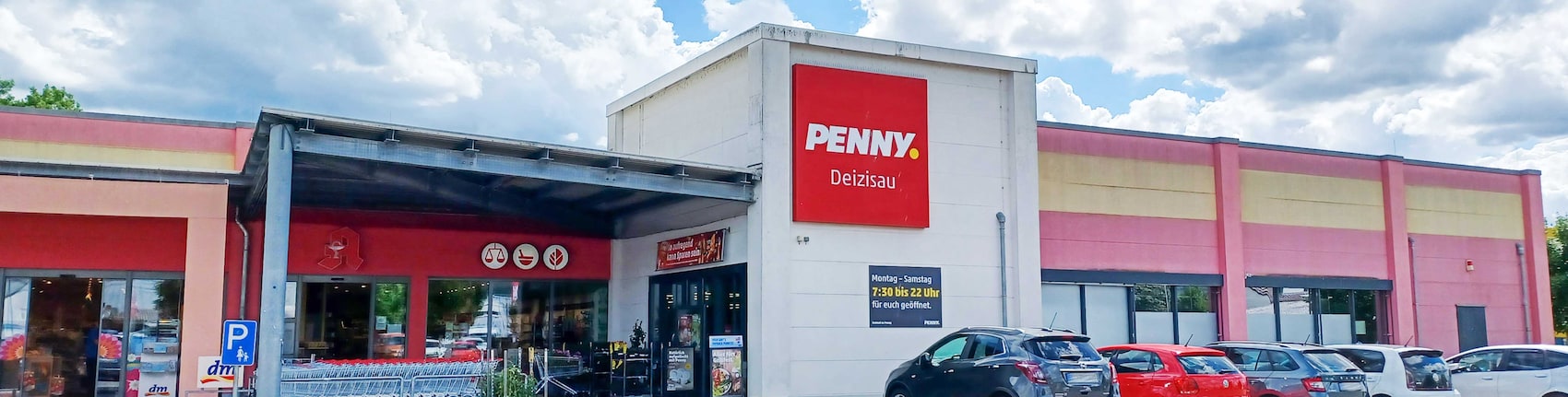 Sie sehen den Eingang vom Penny Markt in Deizisau Plochinger Str. 40-42