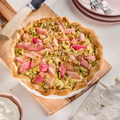 Auf diesem Bild siehst du unsere Rhabarber-Tarte.