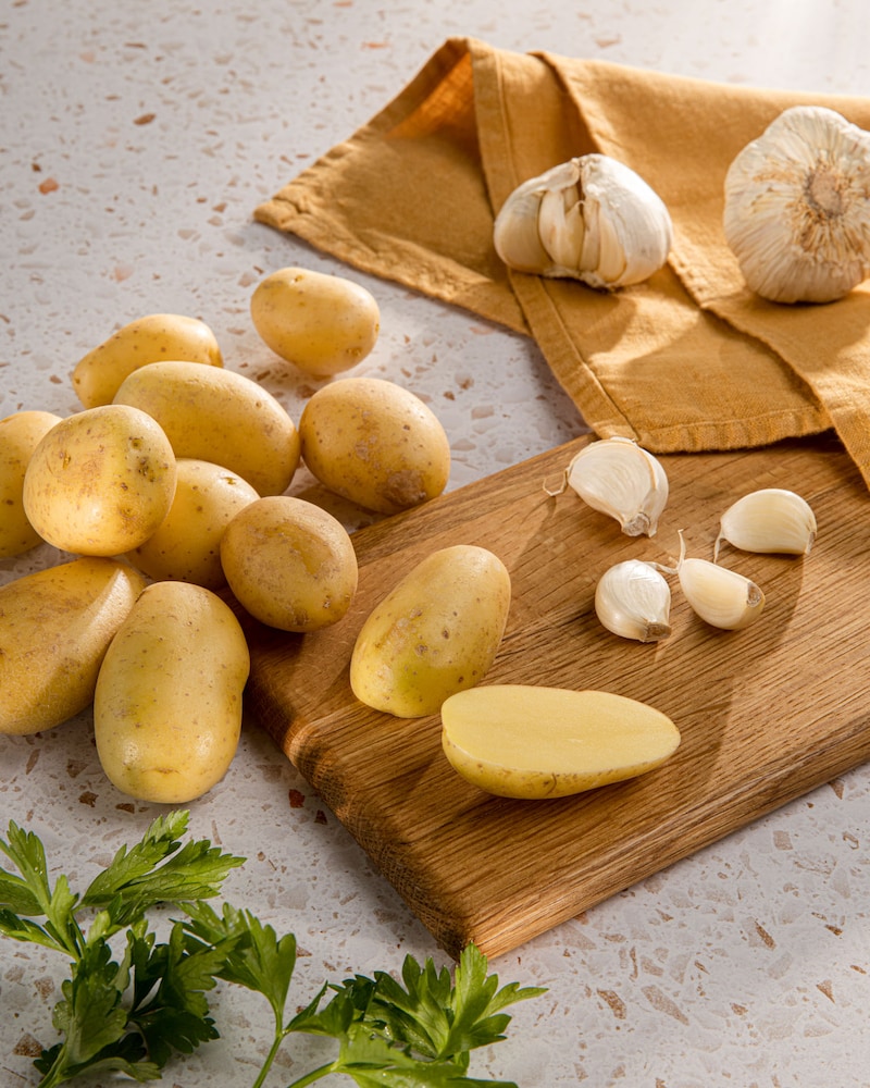 Dieses Bild zeigt die halbierten Kartoffeln.