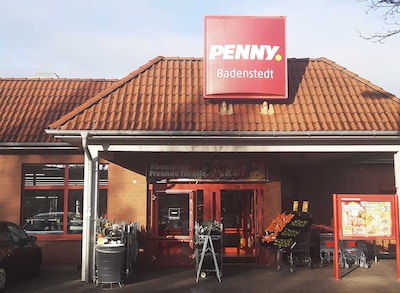 Sie sehen den Eingang vom Penny Markt in Hannover/Badenstedt, Lenther Chaussee 7