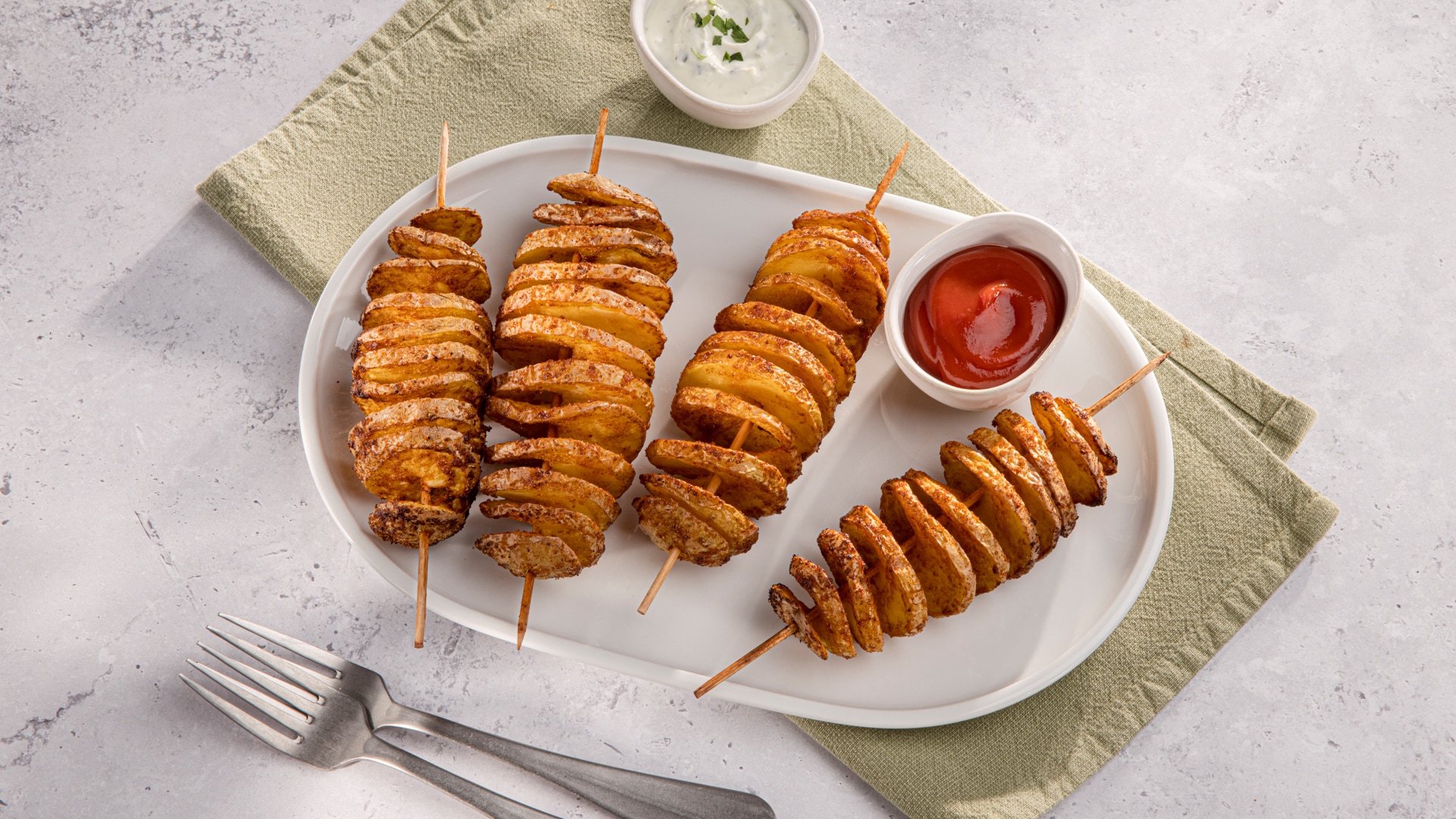 Dieses Bild zeigt die fertigen Kartoffelspiralen.