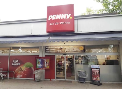 Sie sehen den Eingang vom Penny Markt in Tuebingen/Wanne, Hartmeyerstr. 11