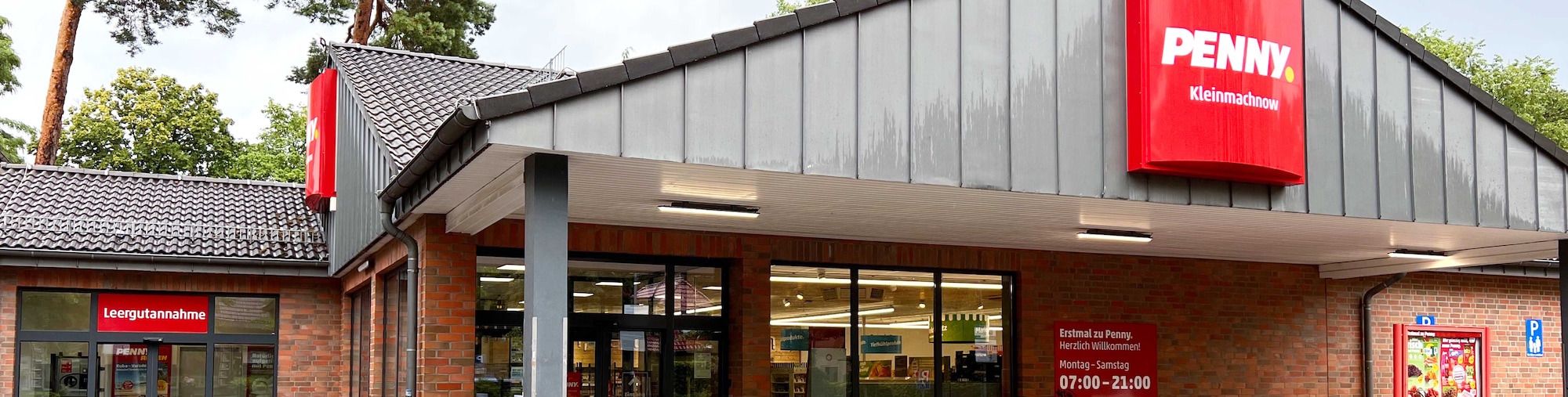 Sie sehen den Eingang vom Penny Markt in Kleinmachnow Zehlendorfer Damm 118
