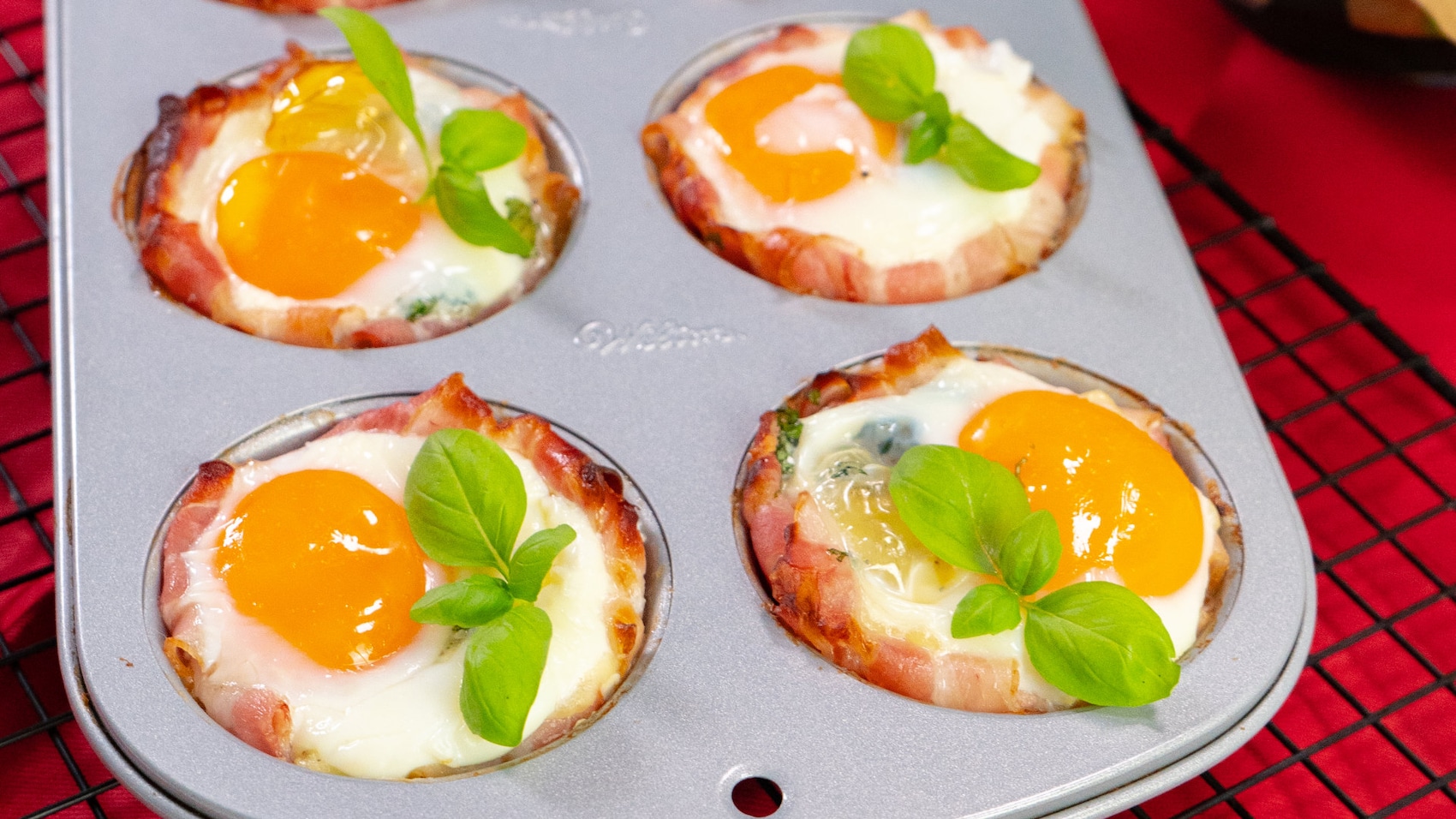Schinken-Ei-Muffin auf Backblech