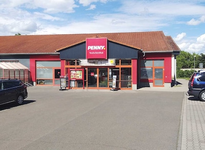 Sie sehen den Eingang vom Penny Markt in Teutschenthal Albert-Heise-Str. 58