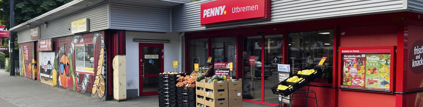 Sie sehen den Eingang vom Penny Markt in Bremen/Utbremen, Landwehrstr. 38