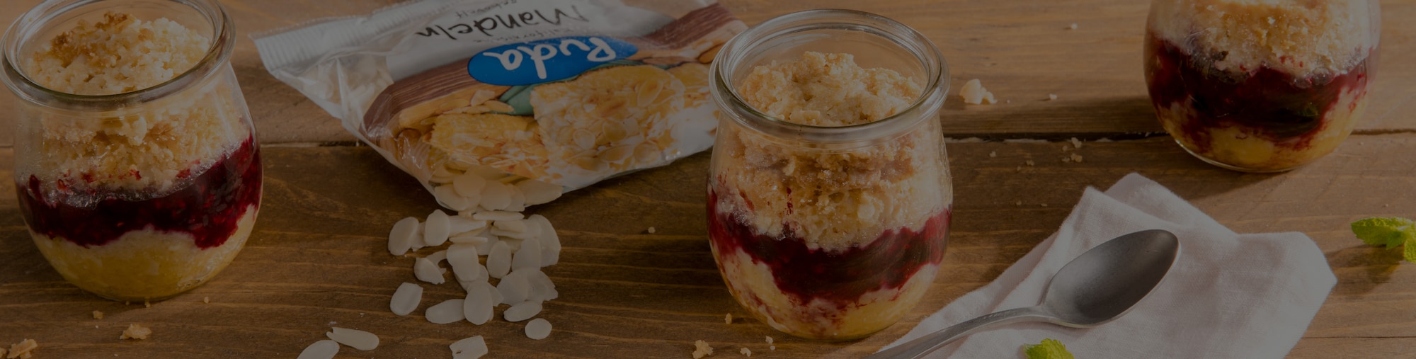 Dieses Bild zeigt unser fruchtiges Beeren-Crumble vom Grill.