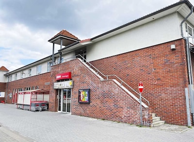 Sie sehen den Eingang vom Penny Markt in Hemmingen, Goettinger Landstr. 60