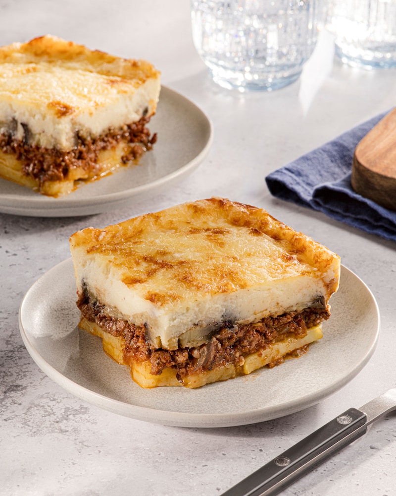 Auf diesem Bild siehst du die fertige griechische Moussaka.