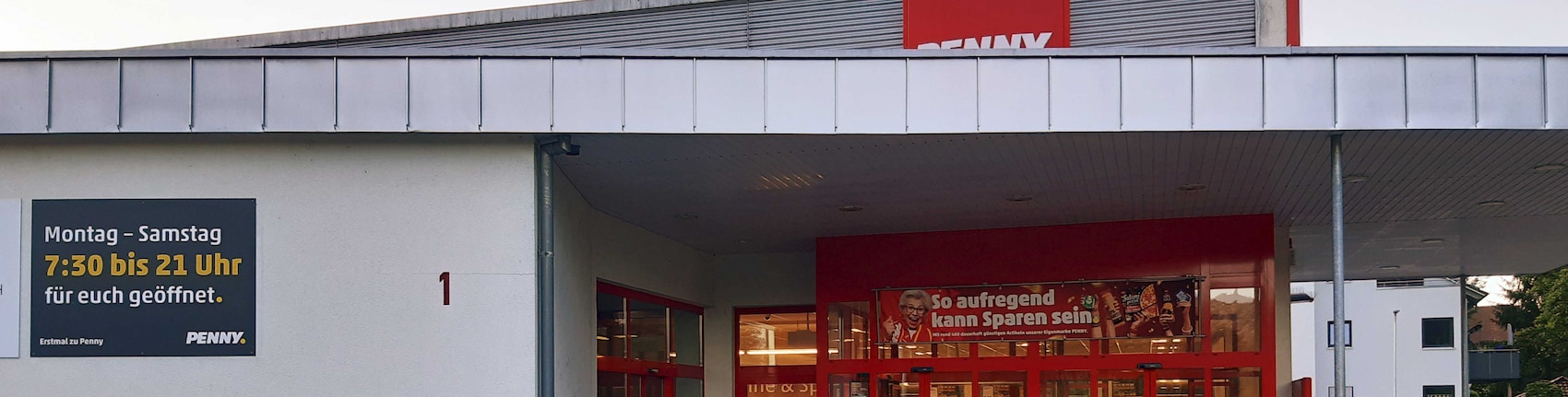 Sie sehen den Eingang vom Penny Markt in Lahr/Reichenbach, Am Giesenbach 1