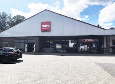 sie sehen den Eingang vom Penny Markt Duisburg – Obermeiderich Obermeidericher Strasse 26