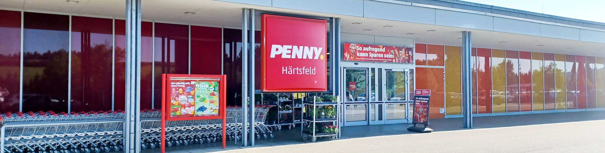 Sie sehen den Eingang vom Penny Markt in Neresheim, Heidenheimer Str. 36