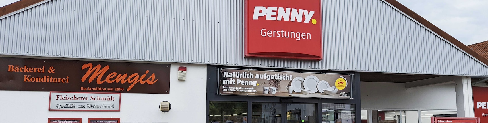 Sie sehen den Eingang vom Penny Markt in Gerstungen, Im Feld 4