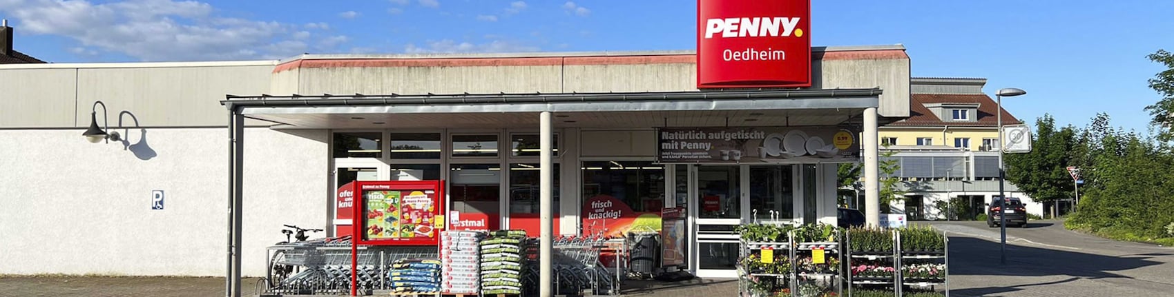 Sie sehen den Eingang vom Penny Markt in Oedheim Tannenstr./Pappelstr. 21