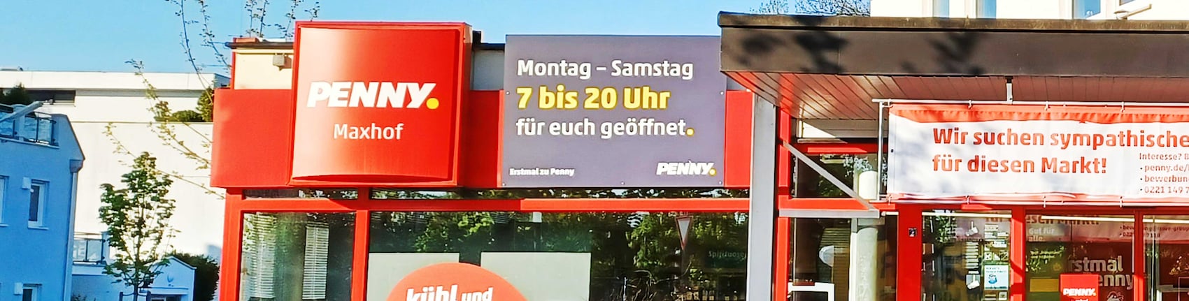 Sie sehen den Eingang vom Penny Markt in München/Fürstenried Maxhofstr. 24