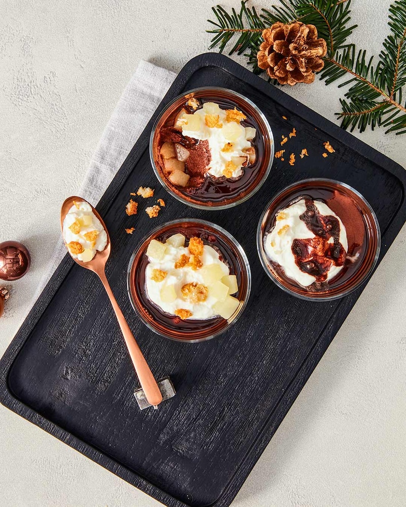 Dieses Bild zeigt die fertigeMini-Trifle á la Birne Helene.