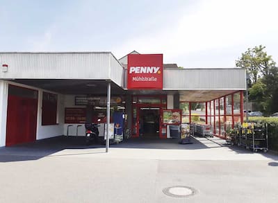 Sie sehen den Eingang vom Penny Markt in Aschaffenburg Muehlstr. 102