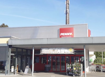 Sie sehen den Eingang vom Penny Markt in Bodelshausen, Daimlerstrasse 2