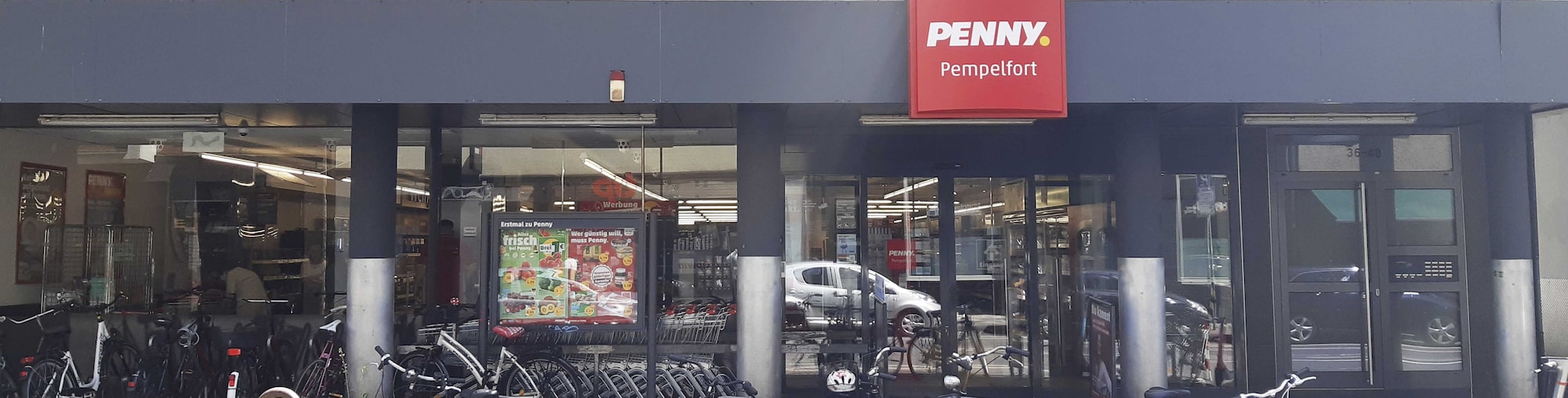 Sie sehen den Eingang vom Penny Markt Düsseldorf – Pempelfort Derendorfer Str. 36