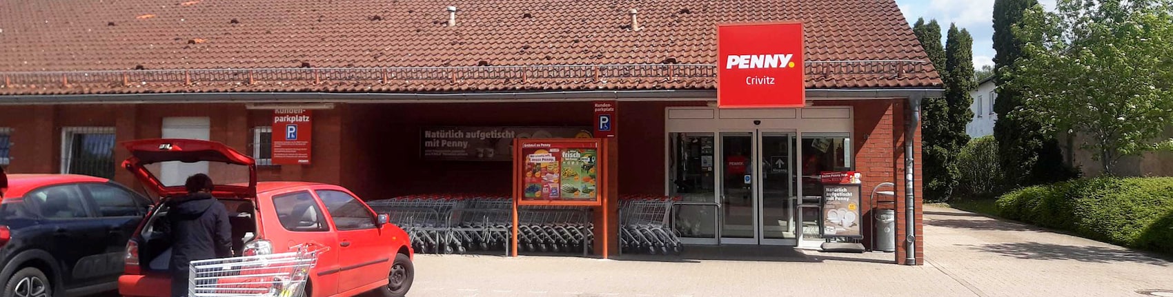 Sie sehen den Eingang vom Penny Markt in Crivitz Parchimerstr. 64
