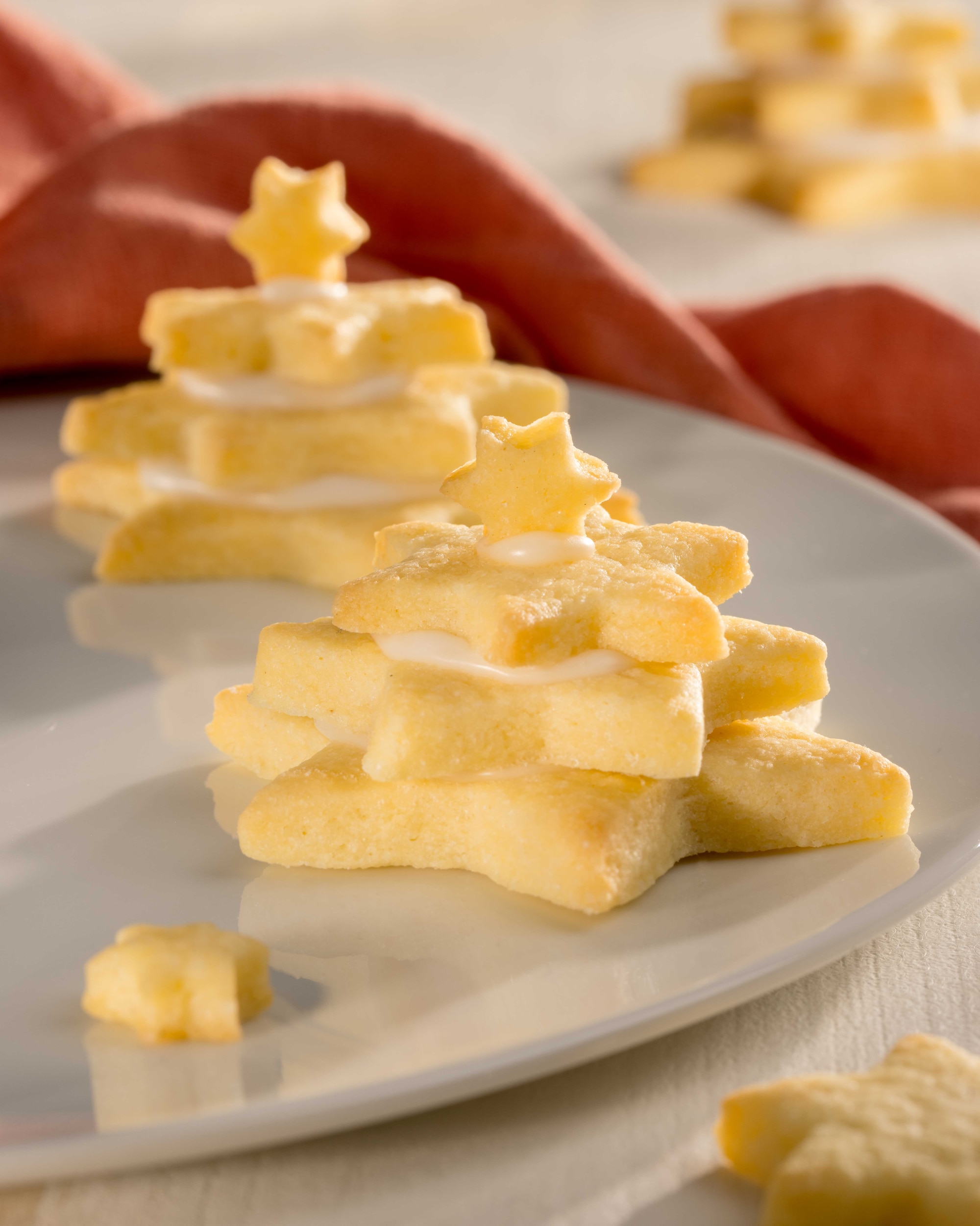 Das Bild zeigt unsere Mürbeteig-Tannenbäume.