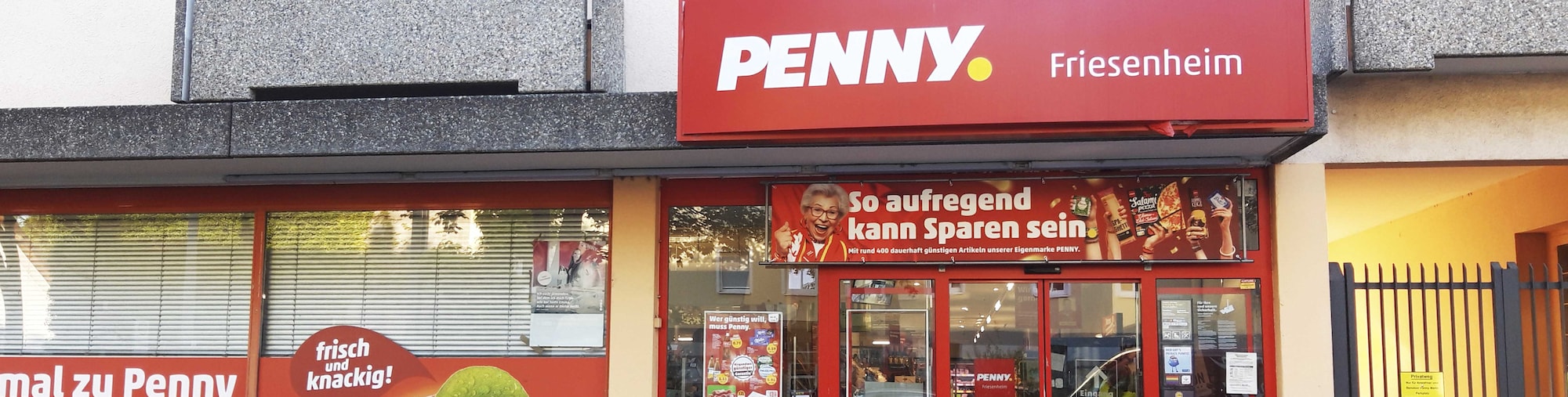 Sie sehen den Eingang vom Penny Markt in Ludwigshafen/Friesenheim, Hohenzollernstr. 116