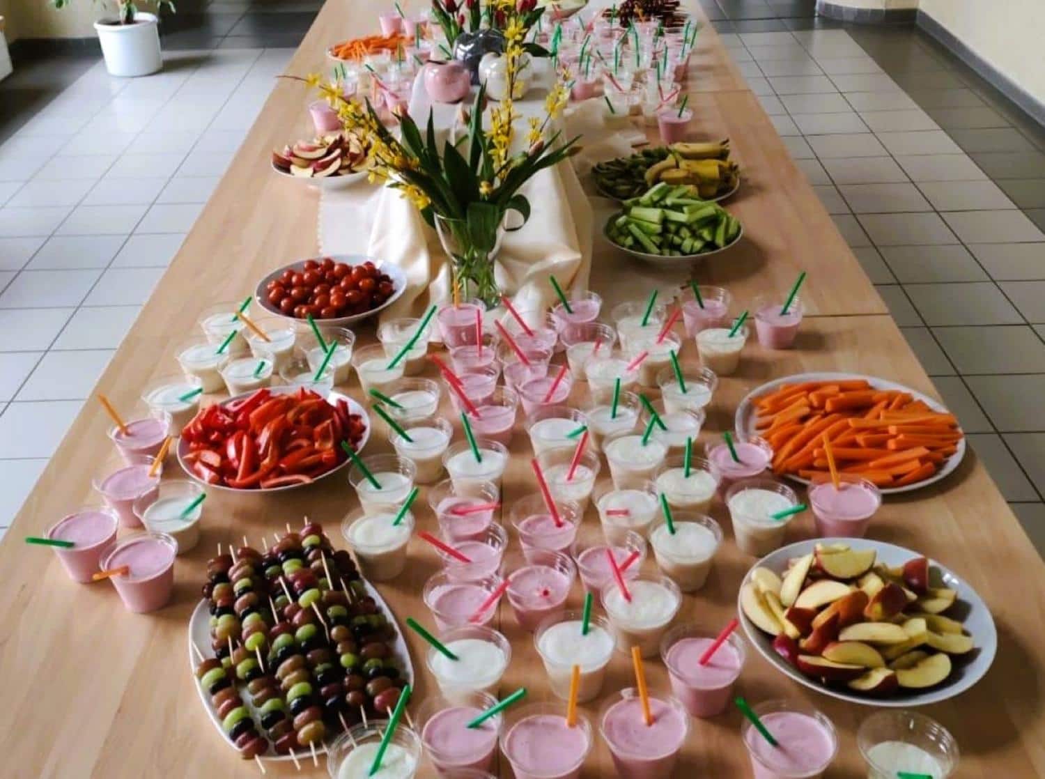 Ausblick auf ein Fruehstuecksbuffet