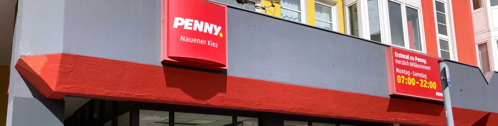Sie sehen den Eingang vom Penny Markt in Berlin/Wedding Reinickendorfer Str. 83