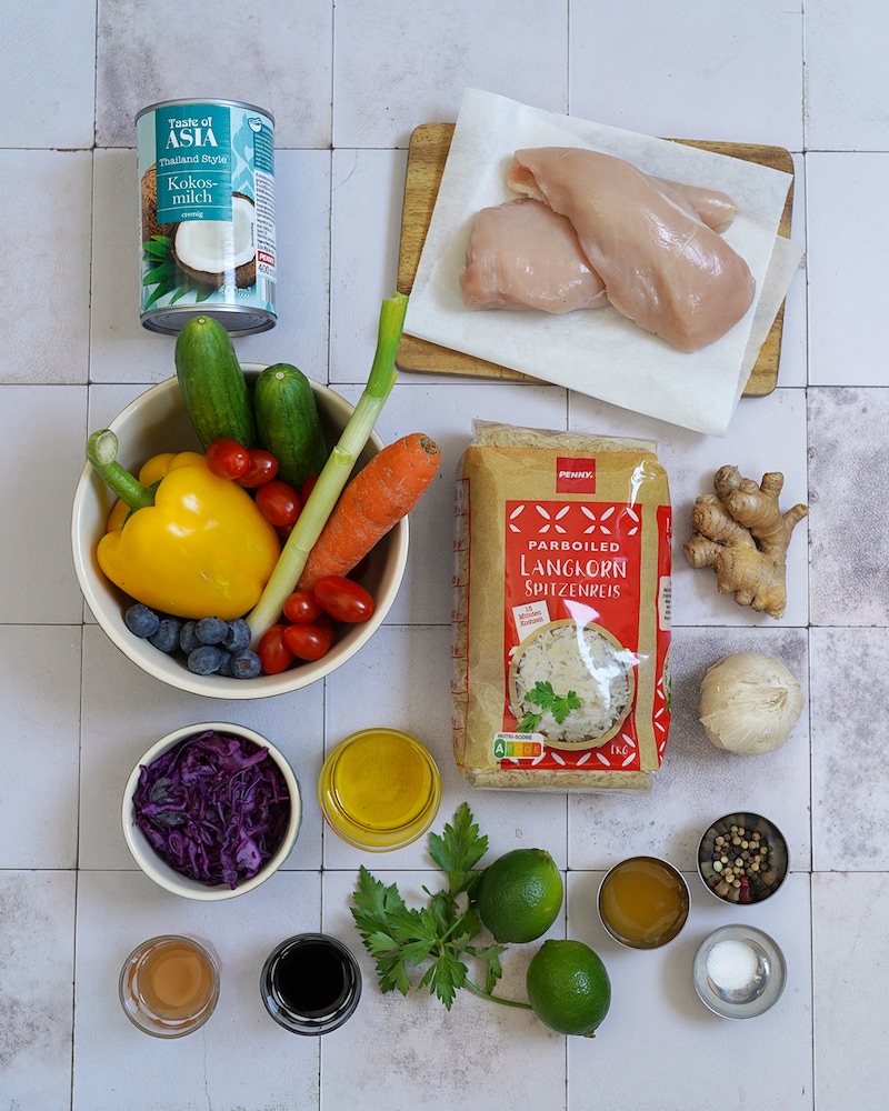 Dieses Bild zeigt die Zutaten für unsere Pride Bowl mit Hähnchen.
