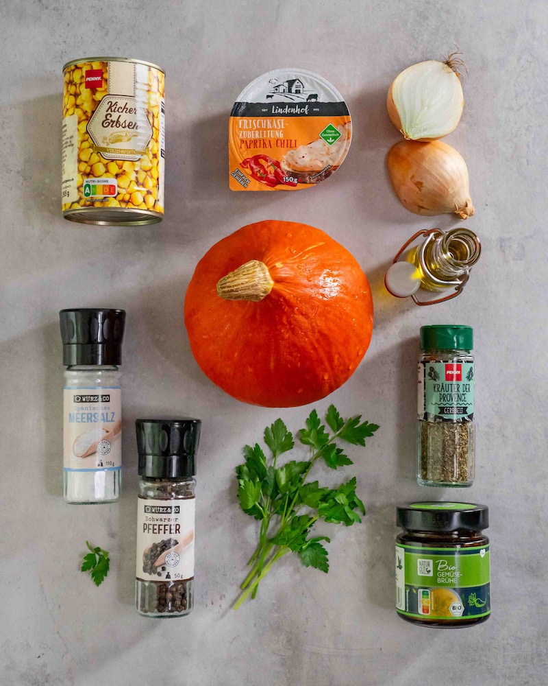 Diese Bild zeigt die Zutaten für die Kürbissuppe Mediterran.