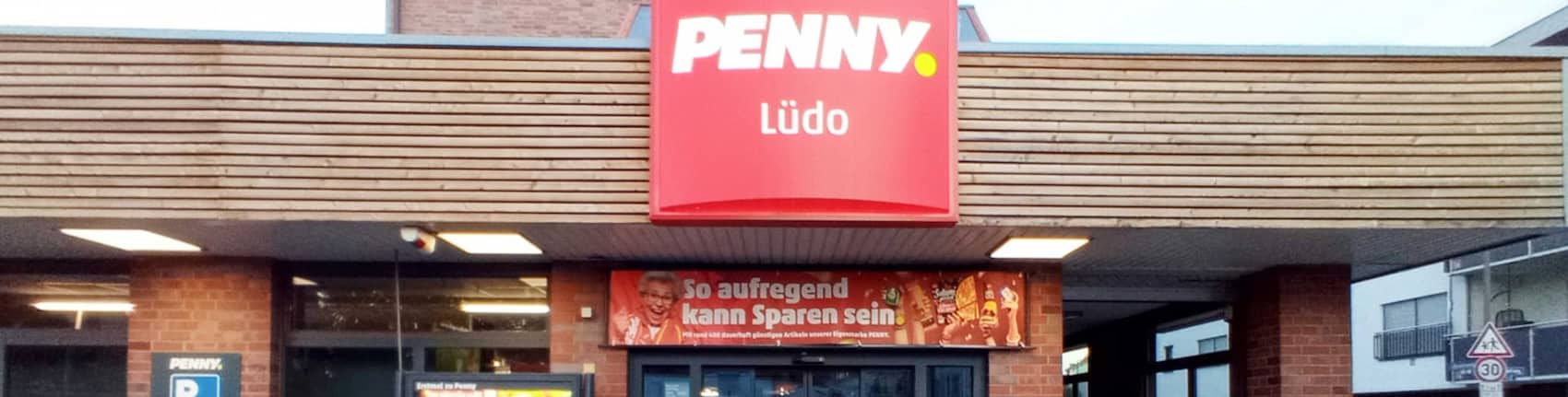 Sie sehen den Eingang vom Penny Markt in Dortmund - Lütgendortmund, Luetgendortmunder Str. 144